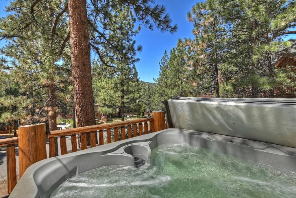 Chalet Monterey W/Hot Tub - Big Decks/Bbq Villa Big Bear Lake Exterior foto